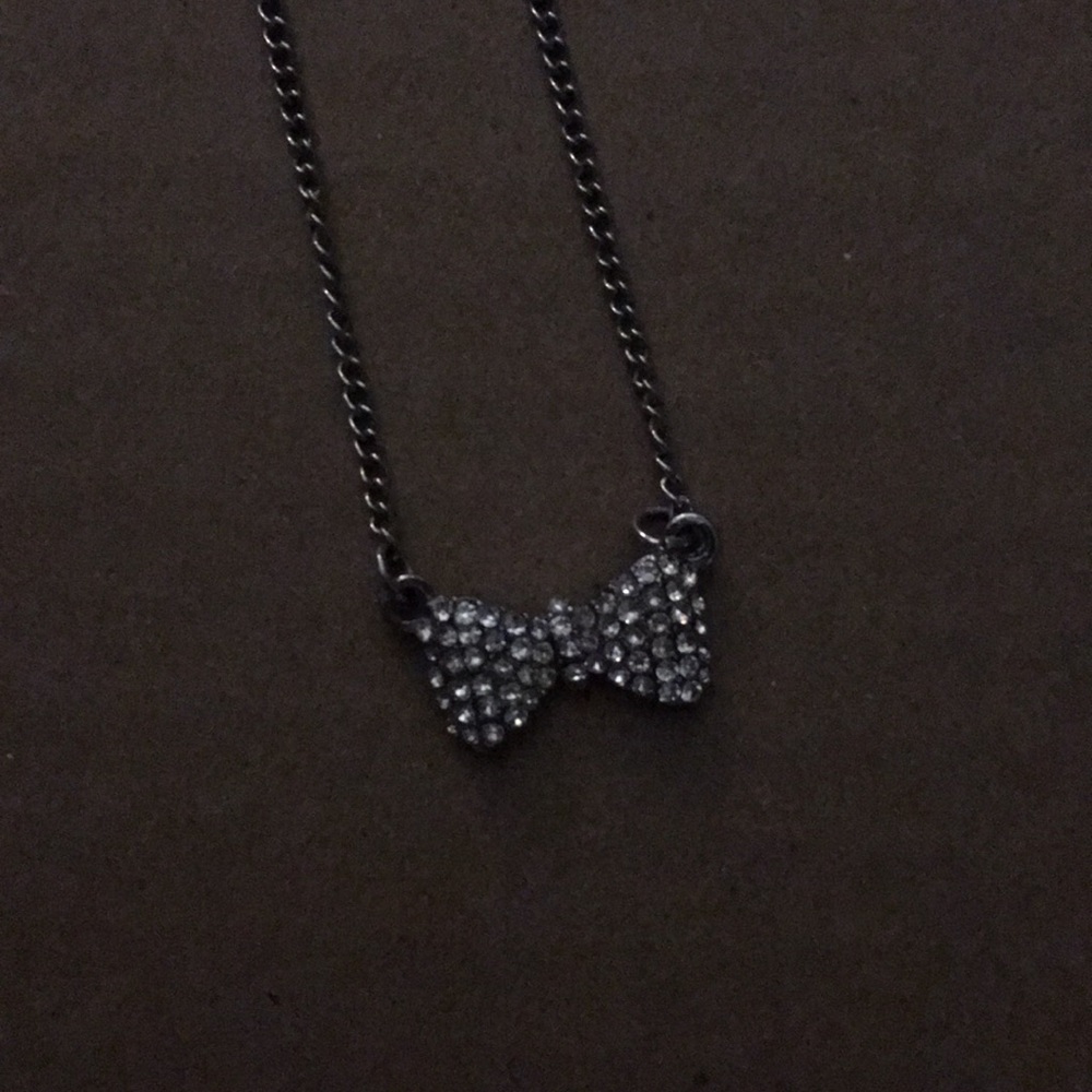 Jeweled bow necklace